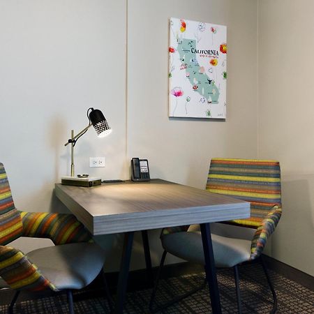 Oxford Suites Paso Robles Quarto foto