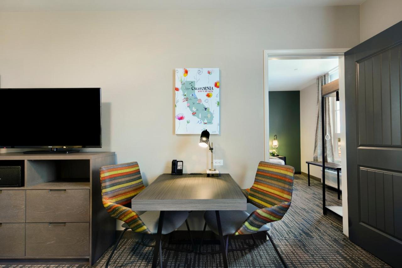 Oxford Suites Paso Robles Exterior foto