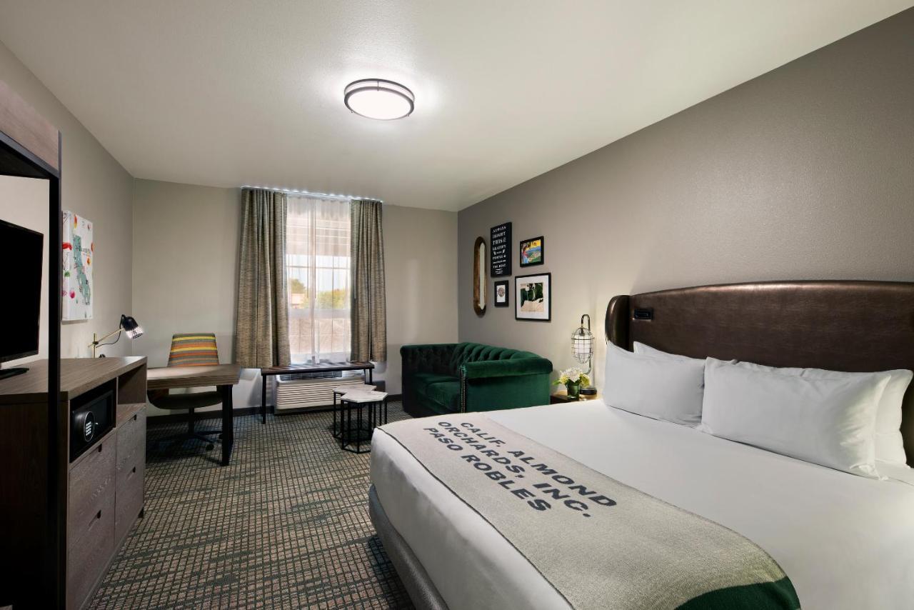 Oxford Suites Paso Robles Exterior foto