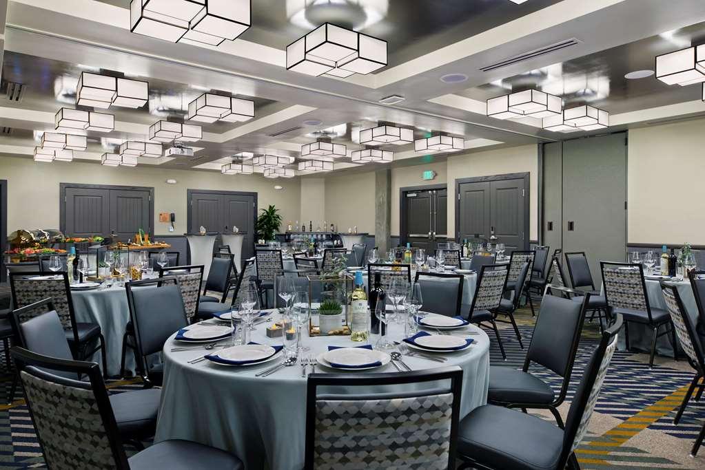 Oxford Suites Paso Robles Restaurante foto