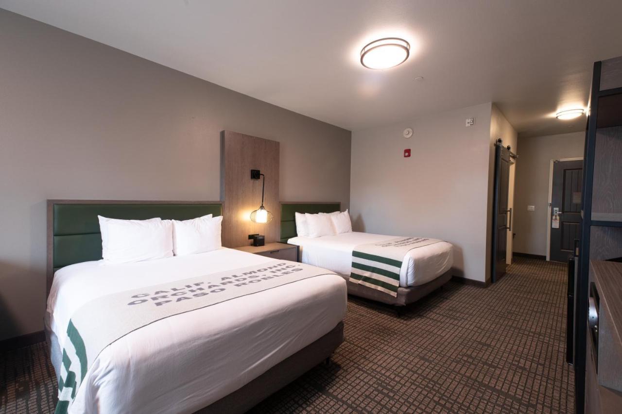 Oxford Suites Paso Robles Exterior foto