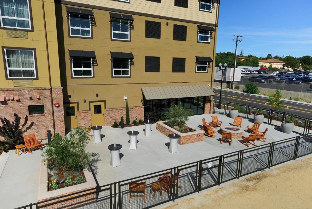 Oxford Suites Paso Robles Exterior foto
