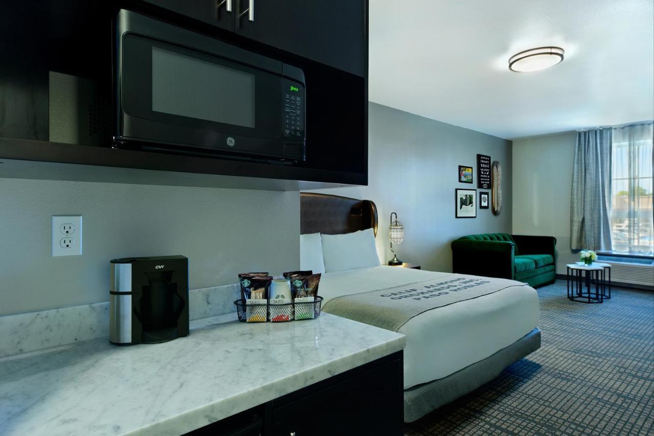 Oxford Suites Paso Robles Exterior foto