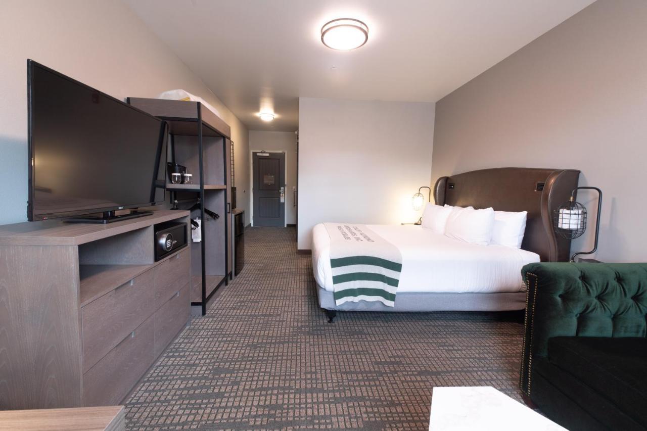 Oxford Suites Paso Robles Exterior foto